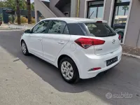 Usata Hyundai i20 Classic 84 CV (61 kW) 2015 Bianco Utilitaria