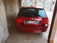 Usata BMW 318 143 CV (105 kW) 2011 Rosso Station wagon