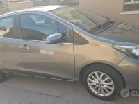 Usata Toyota Yaris Active 69 CV (50 kW) 2016 Grigio Berlina
