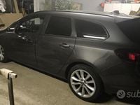 Usata Opel Astra Sport 140 CV (102 kW) 2013 Grigio Station wagon