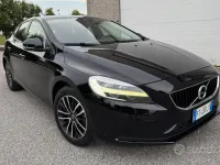 Usata Volvo V40 Business Edition 120 CV (88 kW) 2018 Nero Berlina