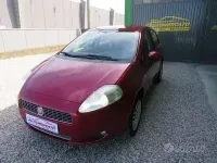 Usata Fiat Grande Punto Dynamic 77 CV (56 kW) 2009 Rosso Utilitaria