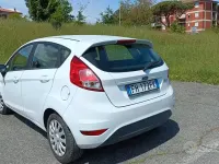 Usata Ford Fiesta 82 CV (60 kW) 2017 Bianco Utilitaria