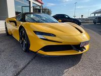 Usata Ferrari SF90 779 CV (572 kW) 2022 Giallo Cabrio