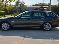 Usata BMW 530 Luxury Line 258 CV (189 kW) 2016 Nero Station wagon