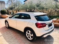 Usata Mercedes GLA200 136 CV (100 kW) 2017 Bianco SUV