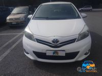 Usata Toyota Yaris Active 69 CV (50 kW) 2014 Bianco Utilitaria