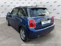 Usata Mini Cooper D Seven 116 CV (85 kW) 2017 Blu/azzurro Utilitaria