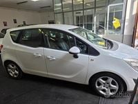 Usata Opel Meriva Cosmo 110 CV (80 kW) 2012 Bianco Monovolume