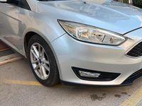 Begagnad Ford Focus Business Edition 120 HK (88 kW) 2015 Grå Sedan