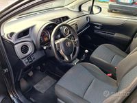 Usata Toyota Yaris Active 99 CV (72 kW) 2013 Nero Utilitaria
