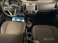 Usata Hyundai i20 Comfort 78 CV (57 kW) 2010 Bianco Berlina
