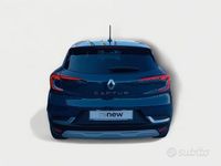 Usata Renault Captur Intens 101 CV (74 kW) 2022 Blu scuro SUV