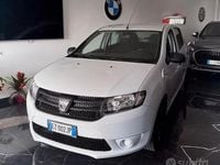 Usata Dacia Sandero Lauréate 75 CV (55 kW) 2015 Bianco Berlina