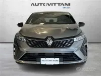 Używany Renault Clio V Techno 91 KM (66 kW) 2025 Szary Sedan/Limuzyna