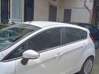 Usata Ford Fiesta 75 CV (55 kW) 2017 Bianco Utilitaria