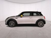 Usata Mini Cooper SE Classic 135 kW (184 CV) 2022 White silver Utilitaria