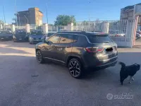 Usado Jeep Compass Limited 120 CV (88 kW) 2018 Gris SUV
