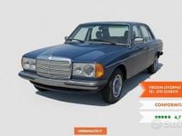 Usata Mercedes 200 108 CV (79 kW) 1980 Berlina