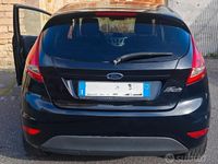 Usata Ford Fiesta 70 CV (51 kW) 2010 Blu Utilitaria