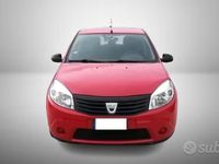 Usata Dacia Sandero 74 CV (54 kW) 2010 Rosso Berlina