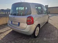 Usata Renault Modus 75 CV (55 kW) 2011 Grigio Monovolume
