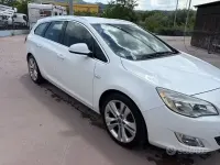 Usata Opel Astra Sport 82 CV (60 kW) 2011 Bianco Station wagon