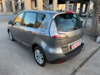 Usata Renault Scénic XMOD 110 CV (80 kW) 2016 Grigio Monovolume