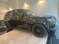 Usata Land Rover Range Rover 351 CV (258 kW) 2023 Santorini black SUV