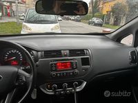 Usata Kia Rio 85 CV (62 kW) 2012 Marrone Berlina