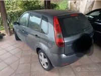 Usata Ford Fiesta 80 CV (58 kW) 2004 Grigio Utilitaria