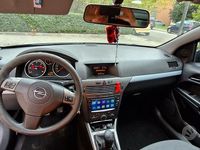 Usata Opel Astra GTC 90 CV (66 kW) 2007 Nero Berlina