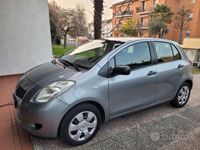 usata Toyota Yaris 1.3i 16V cat 5 porte Sol