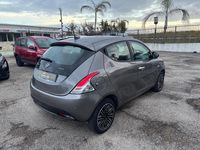 Usata Lancia Ypsilon Gold 69 CV (50 kW) 2022 Argento Utilitaria