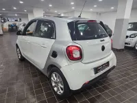 Usata Smart ForFour Passion 69 CV (50 kW) 2016 Alpine white metallizzato Utilitaria