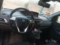 Usata Lancia Ypsilon 69 CV (50 kW) 2013 Bianco Utilitaria