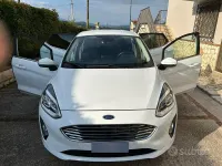 Usata Ford Fiesta 86 CV (63 kW) 2019 Bianco Utilitaria