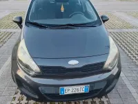 Usata Kia Rio 75 CV (55 kW) 2013 Grigio Berlina