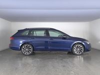 Usata VW Golf VIII Life 110 CV (80 kW) 2023 Atlantic blue metallizzato Station wagon