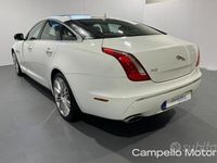 Usata Jaguar XJ Premium Luxury 275 CV (202 kW) 2014 Bianco metallizzato Berlina