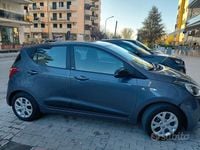 Begagnad Hyundai i10 Comfort 66 HK (48 kW) 2015 Grå Halvkombi