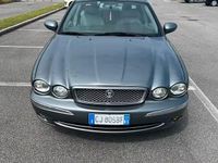 Usata Jaguar X-type 196 CV (144 kW) 2003 Grigio Berlina