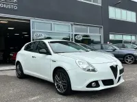 Usata Alfa Romeo Giulietta Exclusive 170 CV (125 kW) 2015 Bianco Utilitaria