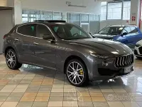 Usata Maserati Levante 275 CV (202 kW) 2017 Grigio scuro SUV
