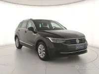 Używany VW Tiguan Life 122 KM (89 kW) 2023 Czarny SUV