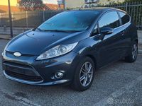 Usata Ford Fiesta 97 CV (71 kW) 2010 Blu Utilitaria