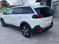 Usata Peugeot 5008 Allure 131 CV (96 kW) 2023 Bianco SUV