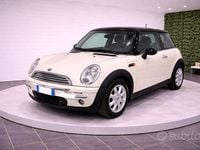 Usata Mini Cooper 116 CV (85 kW) 2003 Beige Utilitaria