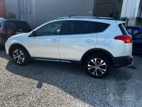 Usata Toyota RAV4 Lounge 150 CV (110 kW) 2015 Bianco SUV
