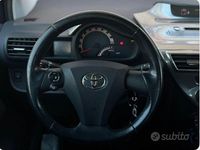 Usata Toyota iQ 67 CV (49 kW) 2009 Bianco Utilitaria